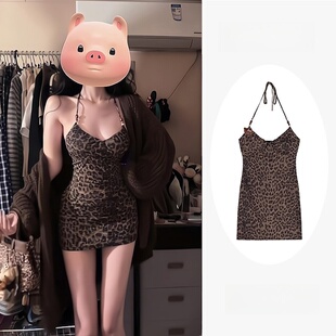热辣性感挂脖吊带豹纹连衣裙女早春夏新款收腰显瘦内搭包臀短裙子