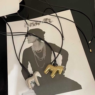 欧美配饰冷淡感ins小马吊坠装 饰小众设计简约毛衣链