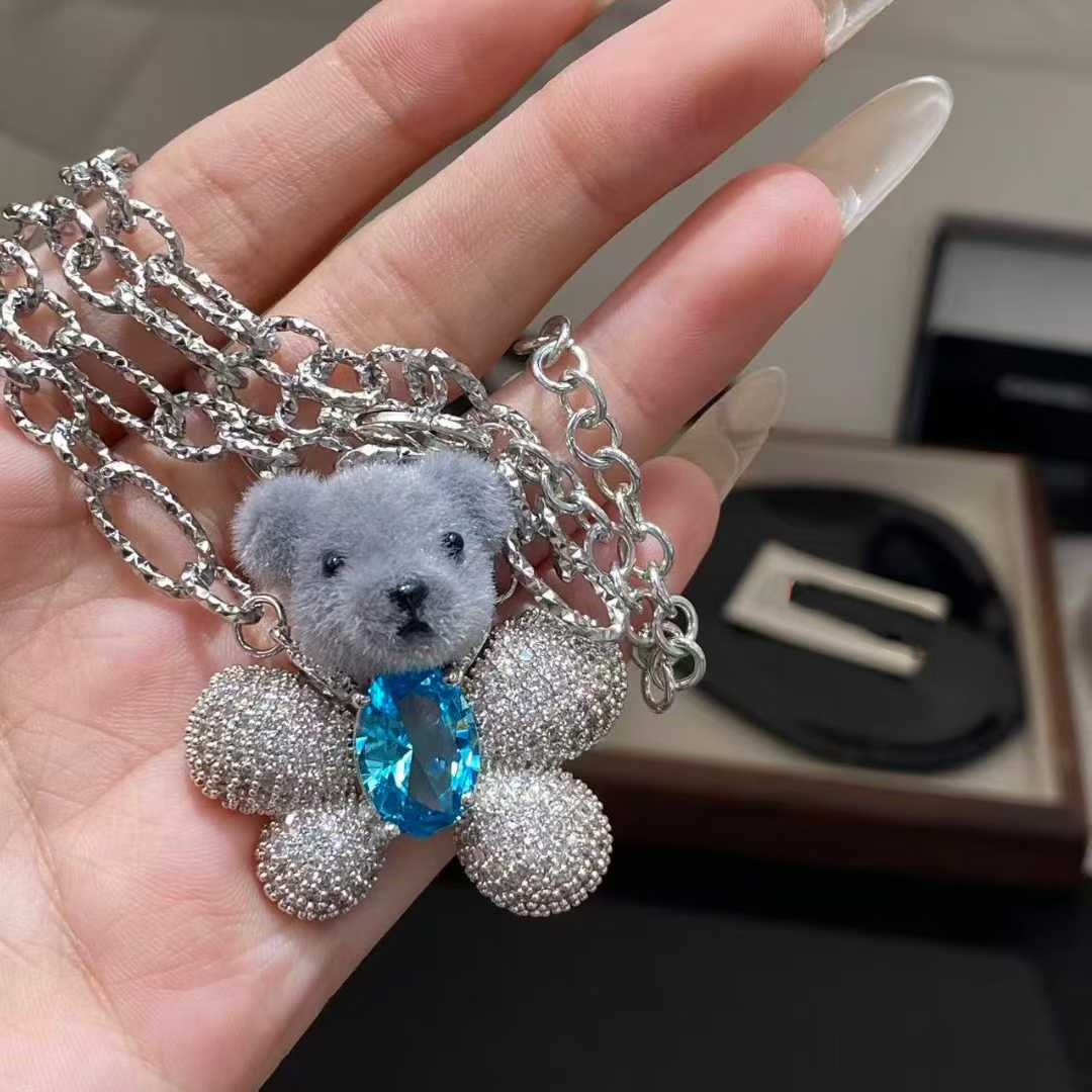 可爱毛绒小熊项链女水钻吊坠银色链条毛毛熊包挂件潮玩
