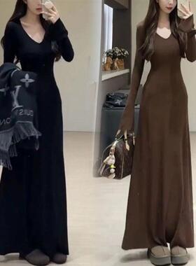 感黑色长袖连衣裙女2025秋冬新款御姐风修身收腰气质打底长裙