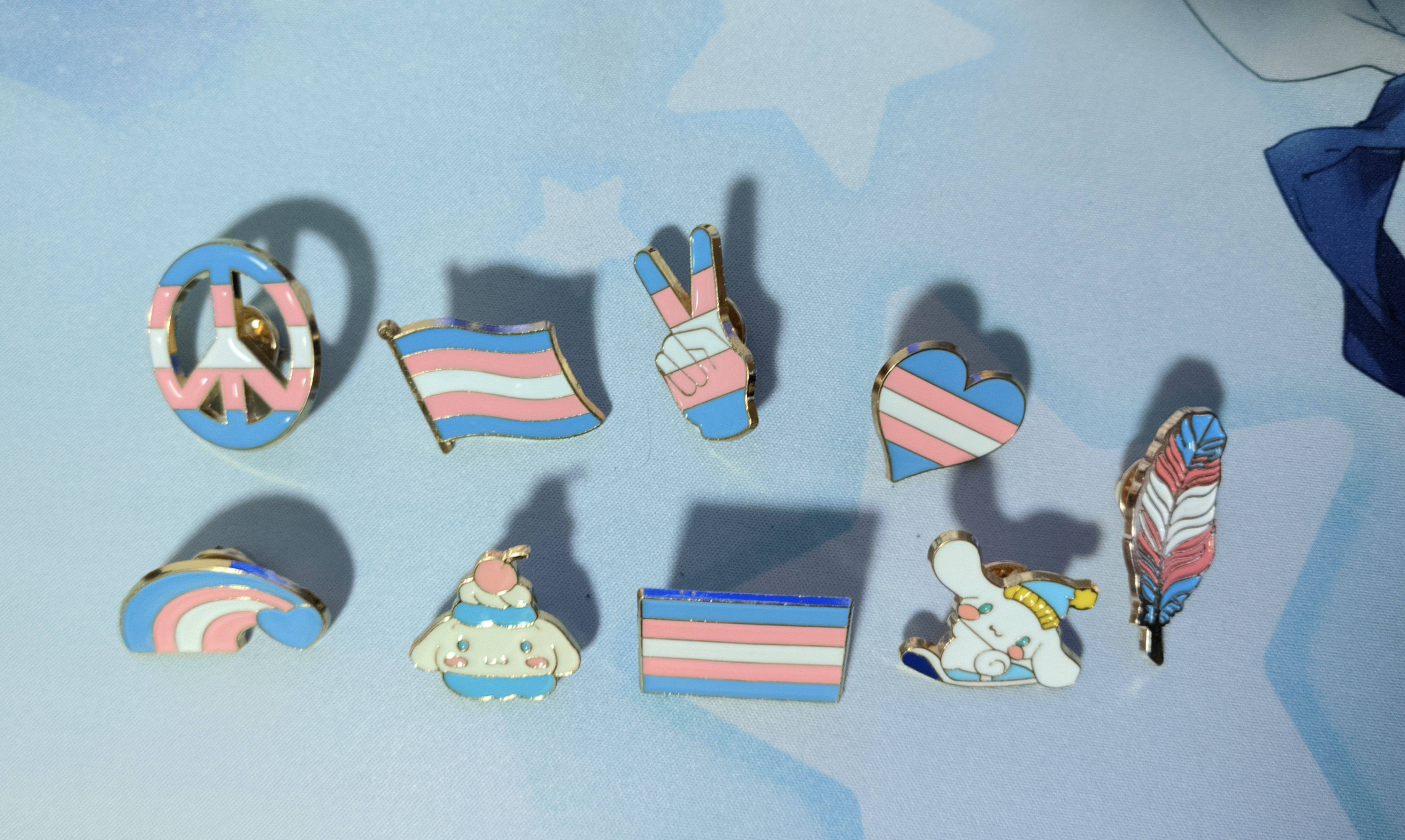 [小雪花]蓝粉白旗帜|勋章|烤漆工艺金属胸针|mtf|ftm