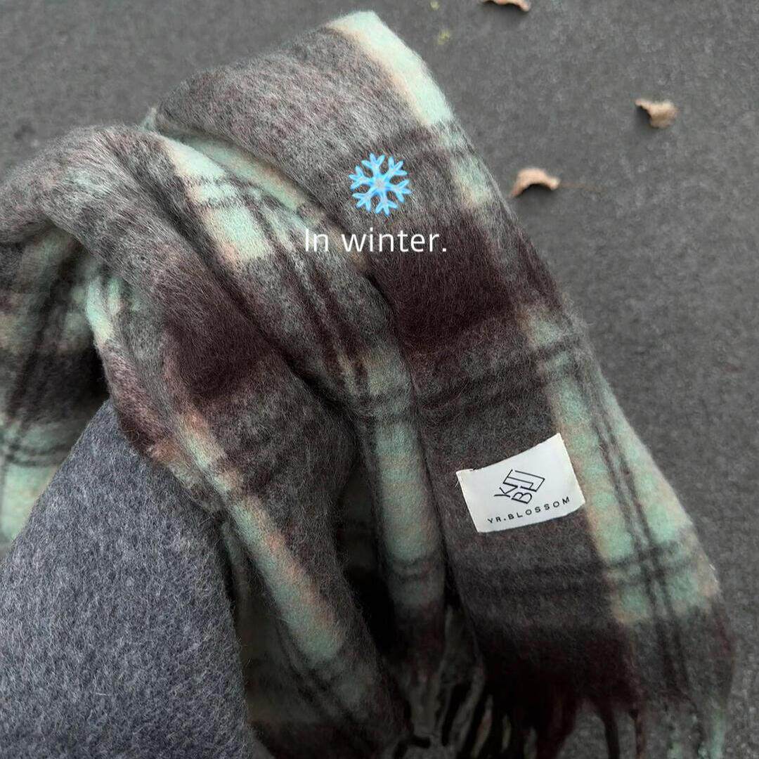 薄荷绿色围巾秋冬季女韩系氛围感毛绒加厚保暖送女生披肩2025新款