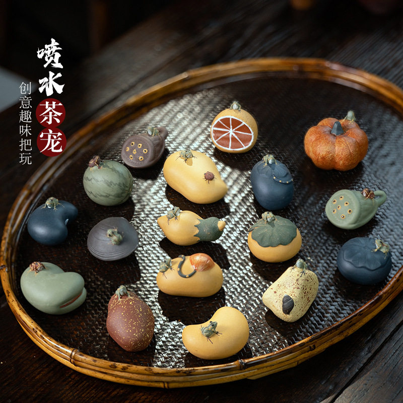 宜兴紫砂茶宠喷水西瓜摆件手工青茶宠摆件