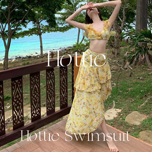 纯欲少女显白黄色碎花比基尼三件套度假沙滩长裙沙滩度假bikini女