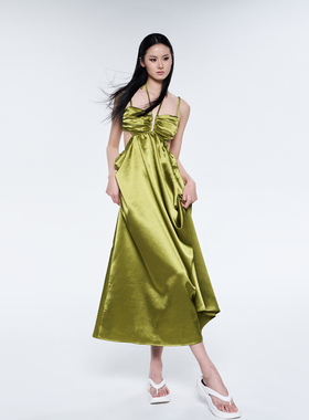 Tu why已申请原创外观保护U型钢圈吊带抹胸连衣裙绸缎面绿色镂空