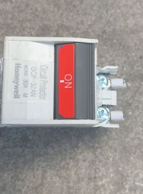 断路器GCP-32AN30A5A各一只打