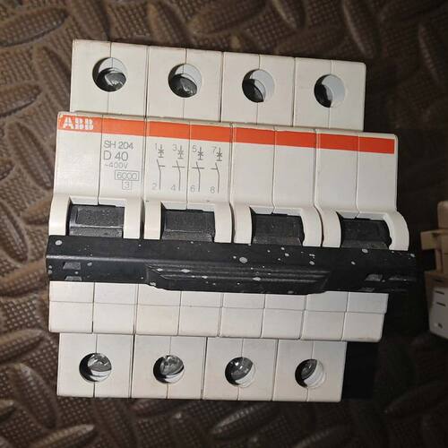 4P开关380V   SH204 AC断路器 40A