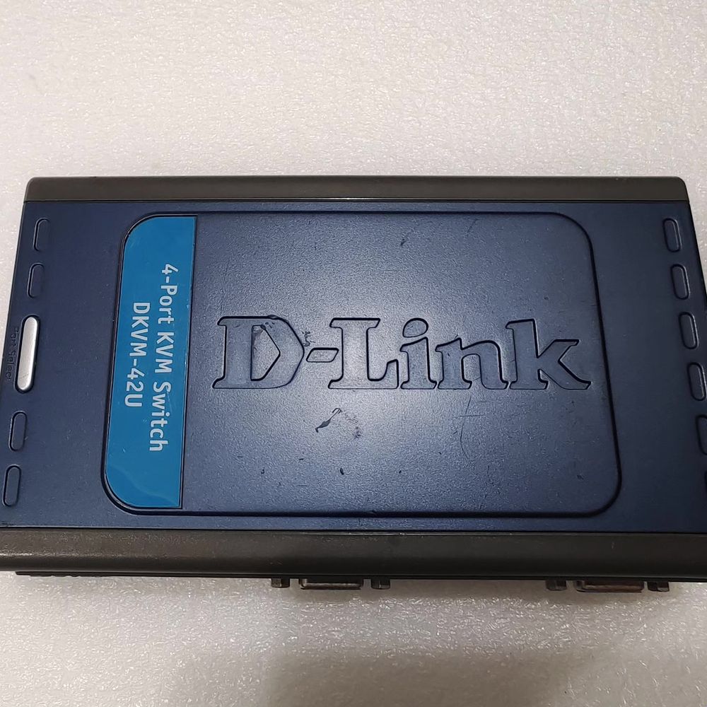 D-LINK友讯KVM切换器DKVM-42U 实物拍摄