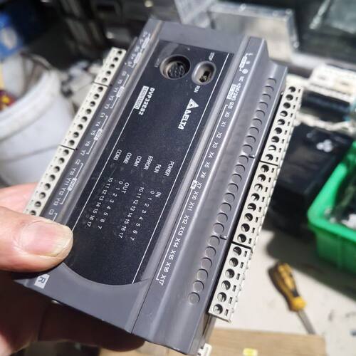 台达PLCDVP32ES200R有9成新以上包好包