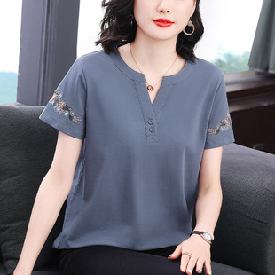 中年女士 官网正品 妈妈纯棉短袖 恤女2025新款 V领宽松纯色绣花短袖