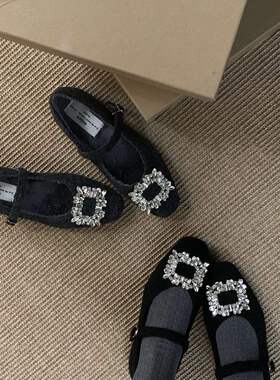 2026情荐潮流灰色水钻平底玛丽珍鞋女冬外穿新款韩版方头呢子单鞋