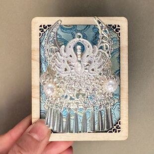 批发贵州千户苗寨文创苗族皇冠冰箱贴苗族头饰扎染冰箱贴苗绣冰箱