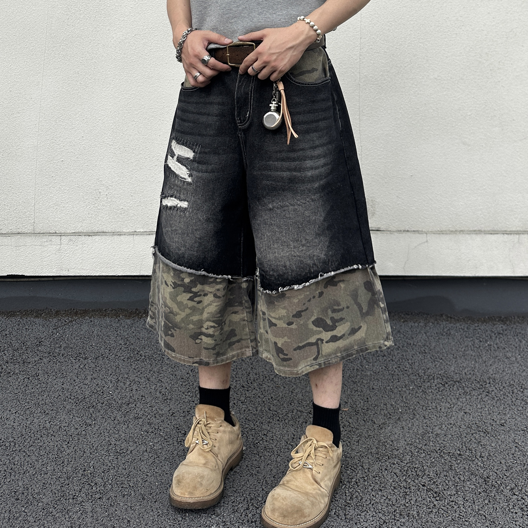 迷彩拼接水洗做旧牛仔短裤
