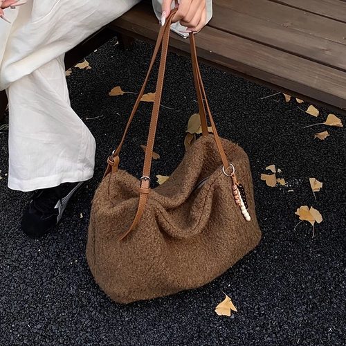 慵懒松弛感大容量腋下包