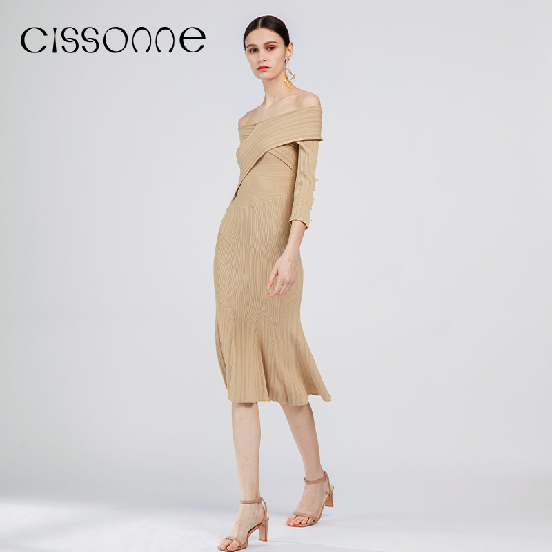 【博主同款】CISSONNE赛颂气质显锁骨一字领中长鱼尾针织连衣裙