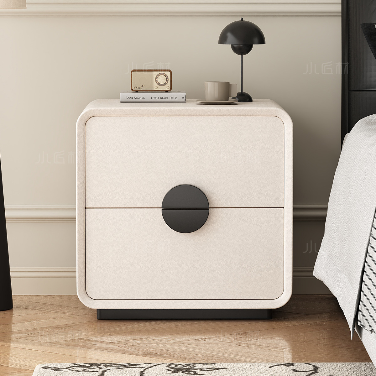 政府补贴15%奶油风实木床头柜