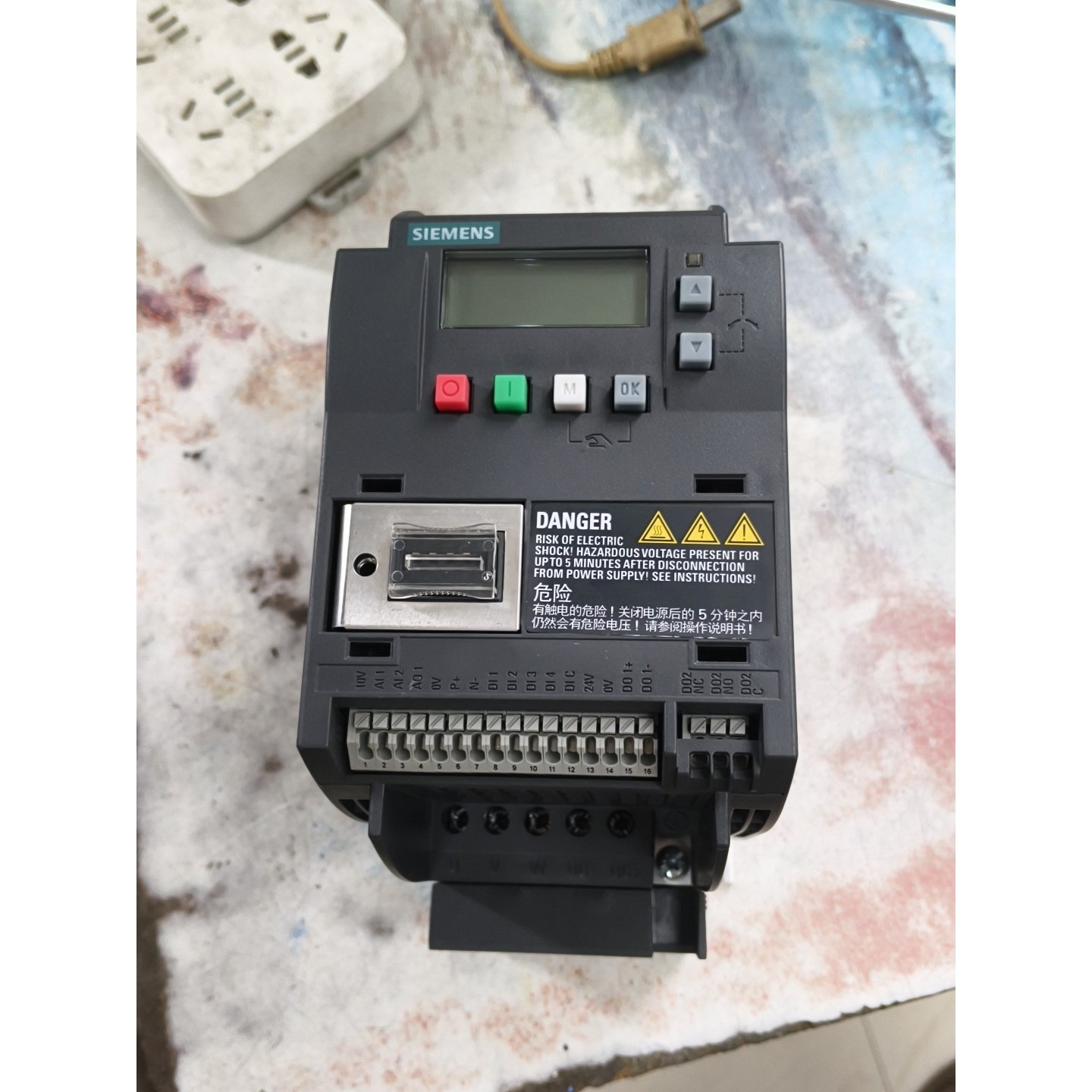 变频器 6SL3210-5BE22-2UV0 2.2k议价产品