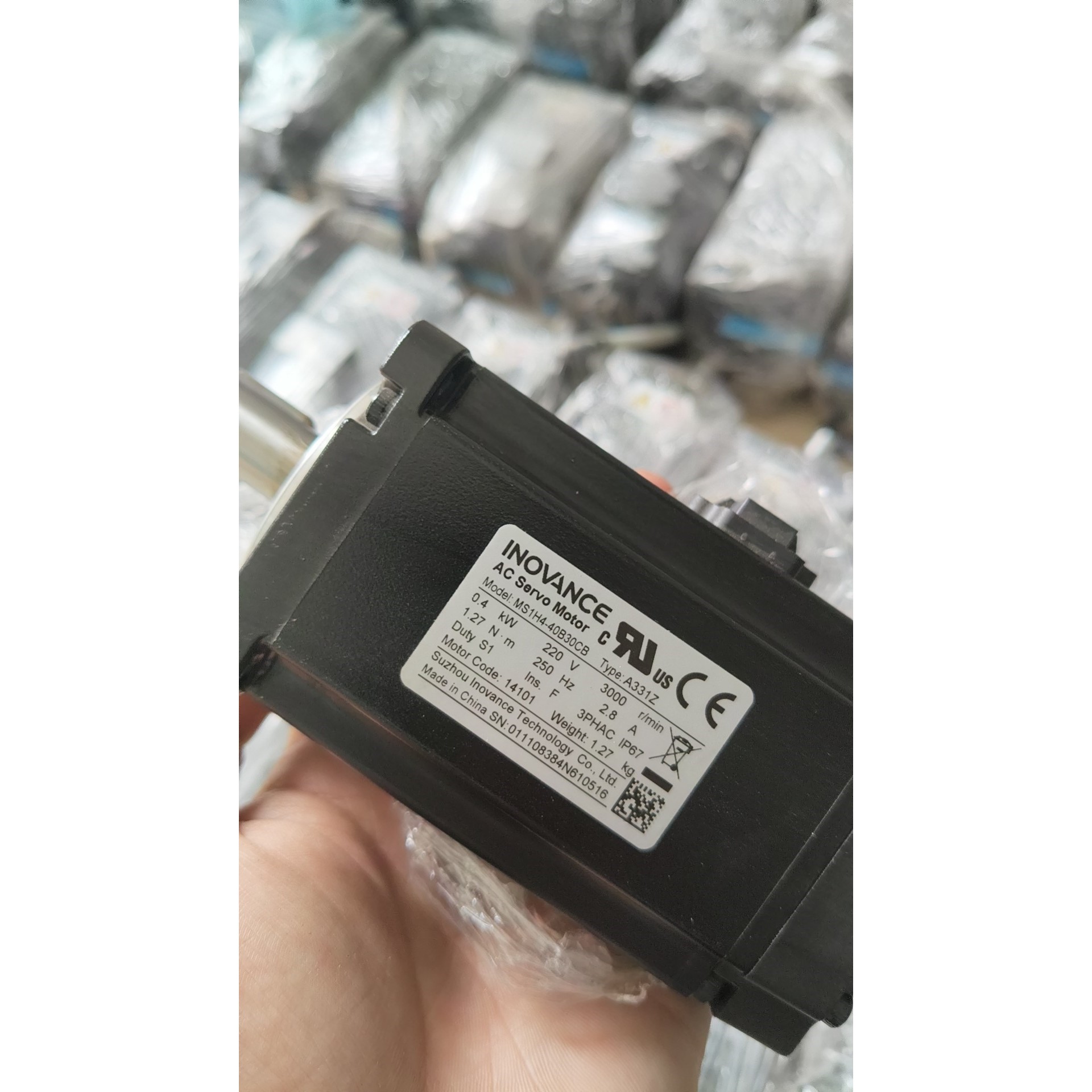 汇川400W伺服电机成色漂亮功能包好需要联系有量议价产品