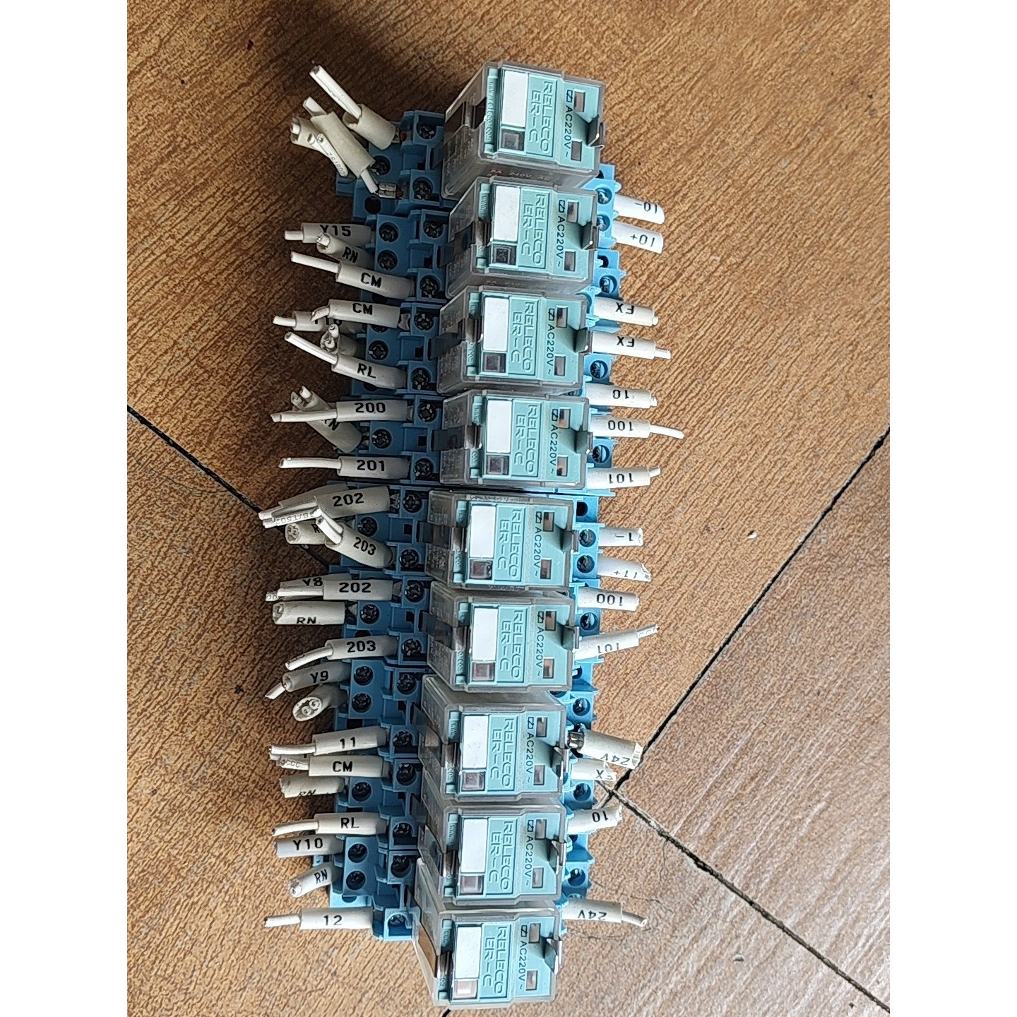 宜科继电器  EC9-A25X/DC24V议价产品