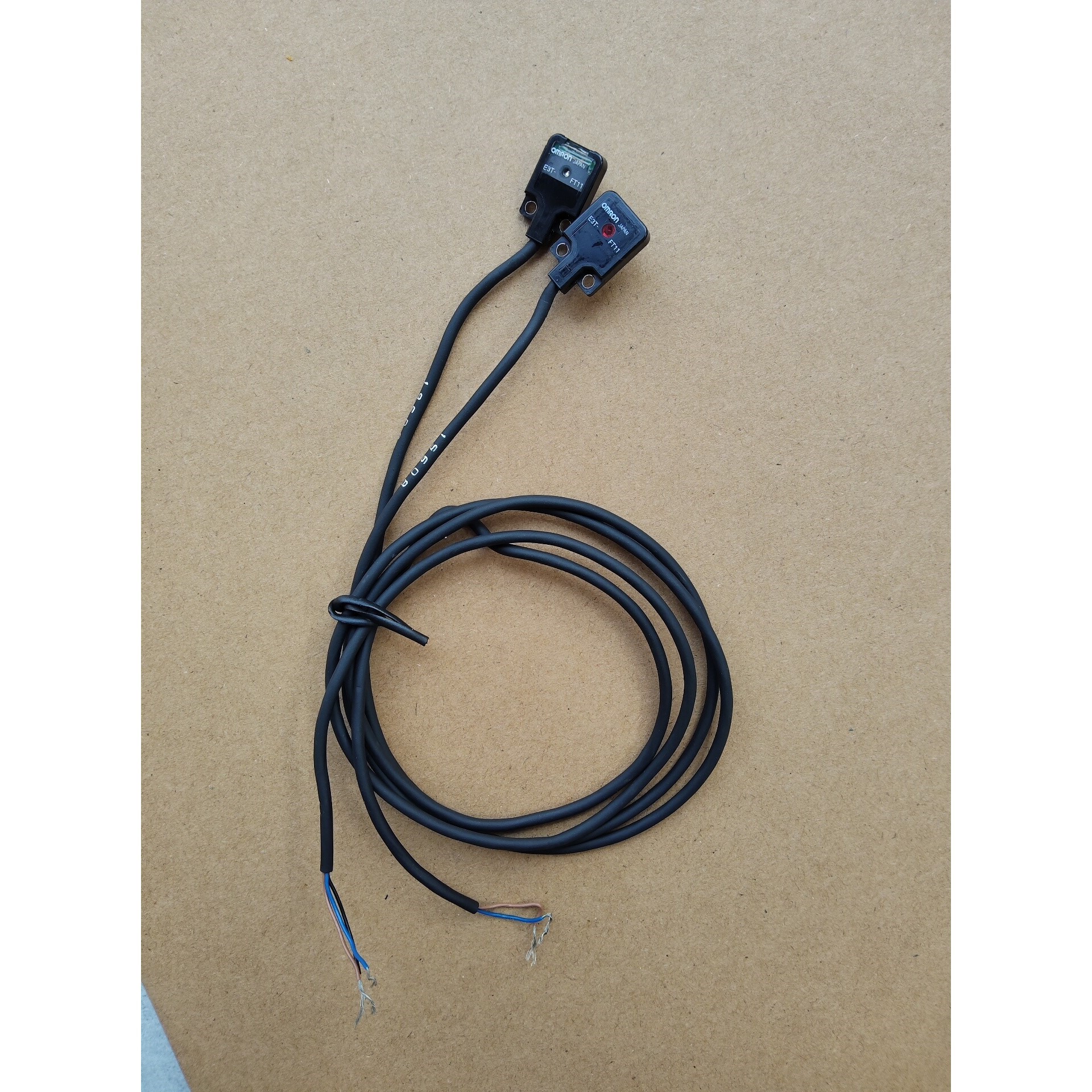 E3T-FT11对射传感器光电开关,实物拍摄议价产品