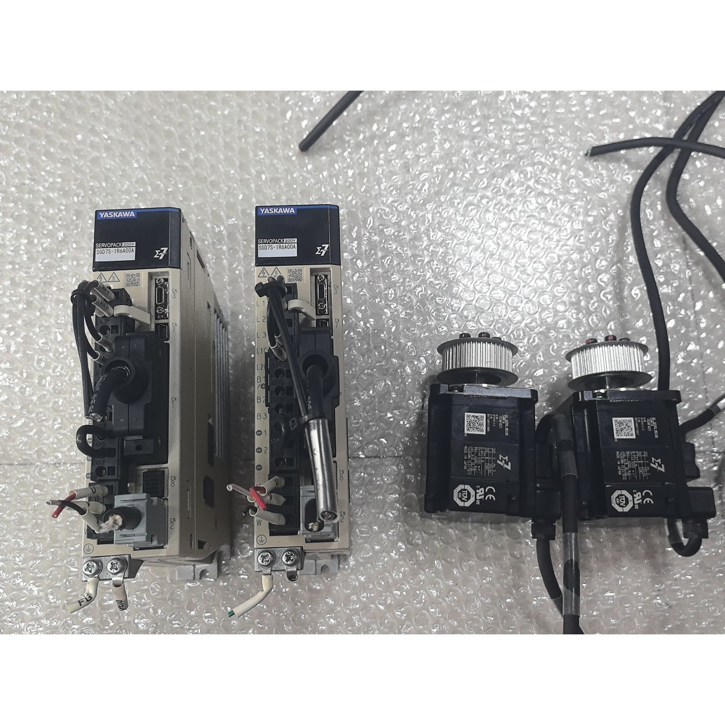 安川伺服驱动器+电机套装,型号SGD7S-1R6A00A+S议价产品