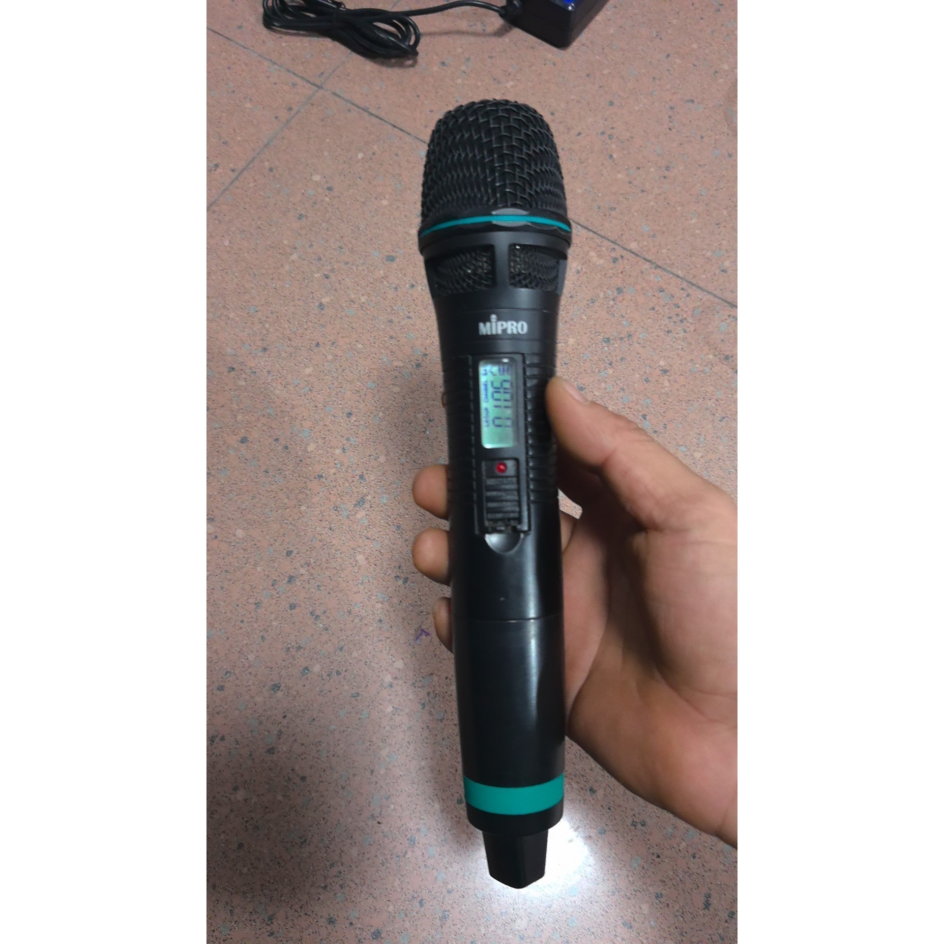 咪宝act-50ha无线话筒一支,频率7A,成色如图,功能完议价产品