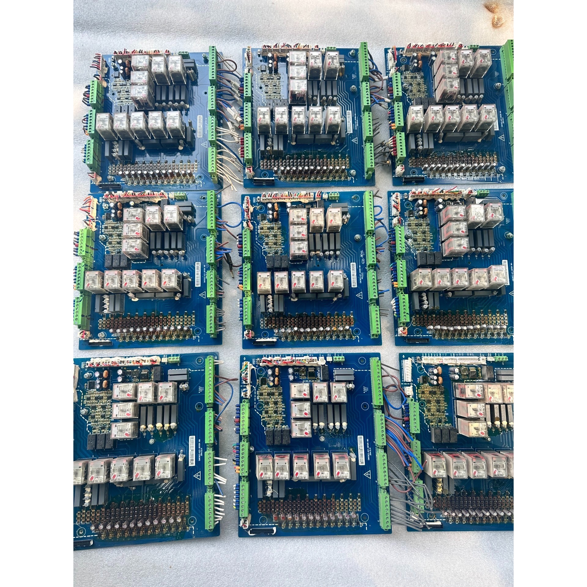 正弦37KW变频器EM630C2-037-3BTER1驱动板议价产品