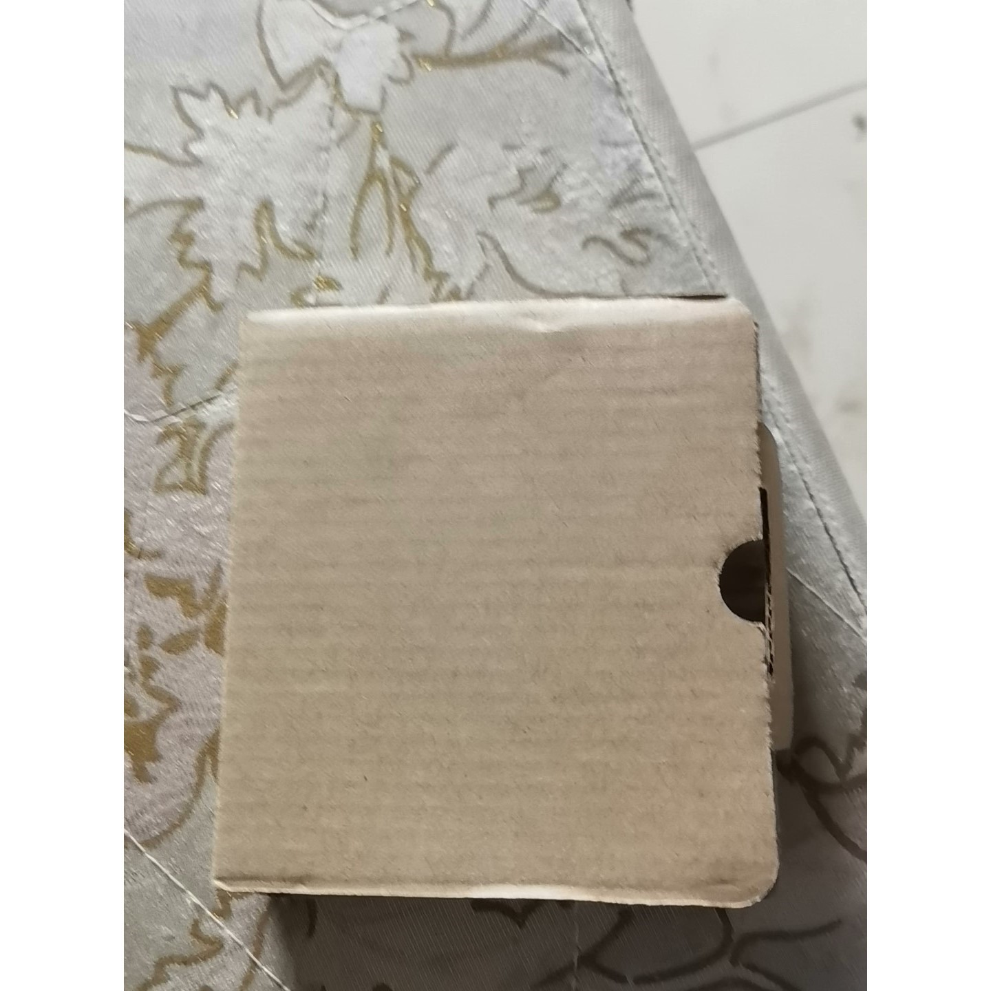 数字控制器 E5DC-QX2DSM-822  带包装盒议价产品