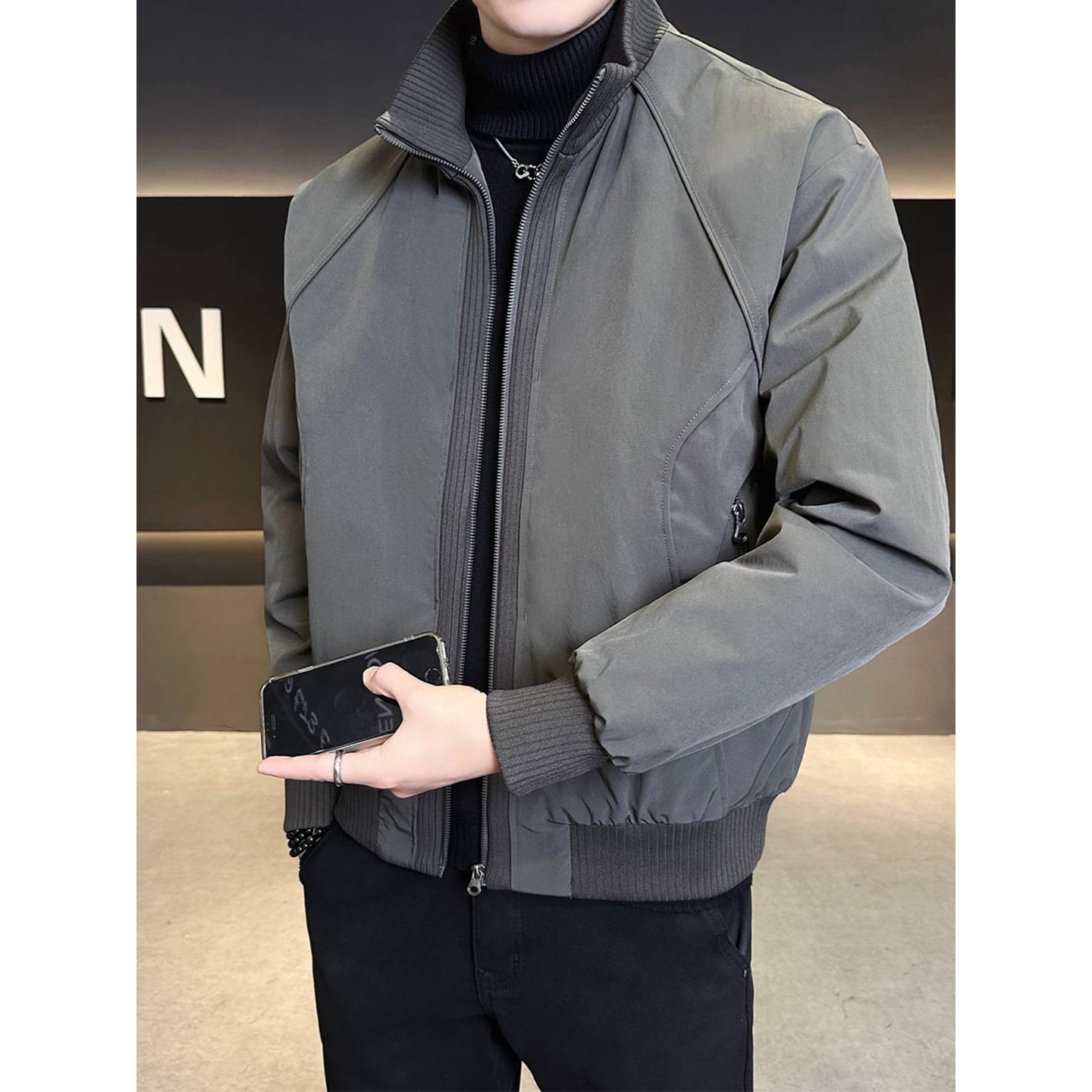 高档品牌男士立领羽绒服2025年冬季新款男装青年时尚休闲简约舒适