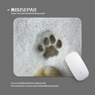 毛绒绒雪中脚印标垫小号锁边办公桌面垫学生宿舍便携软垫防滑加厚