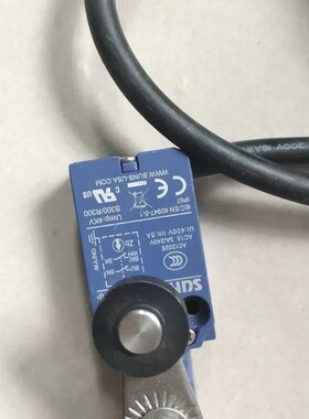 议价SUNS三实行程开关，型号SN3108-SP，带连接线缆。蓝