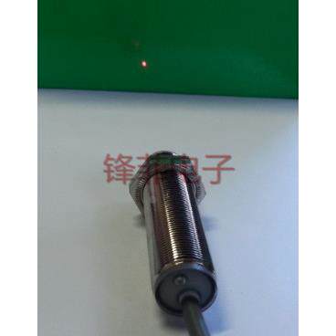 M18漫反射激光传感器 激光开关 可见激光红点 常开常闭通用 NPN