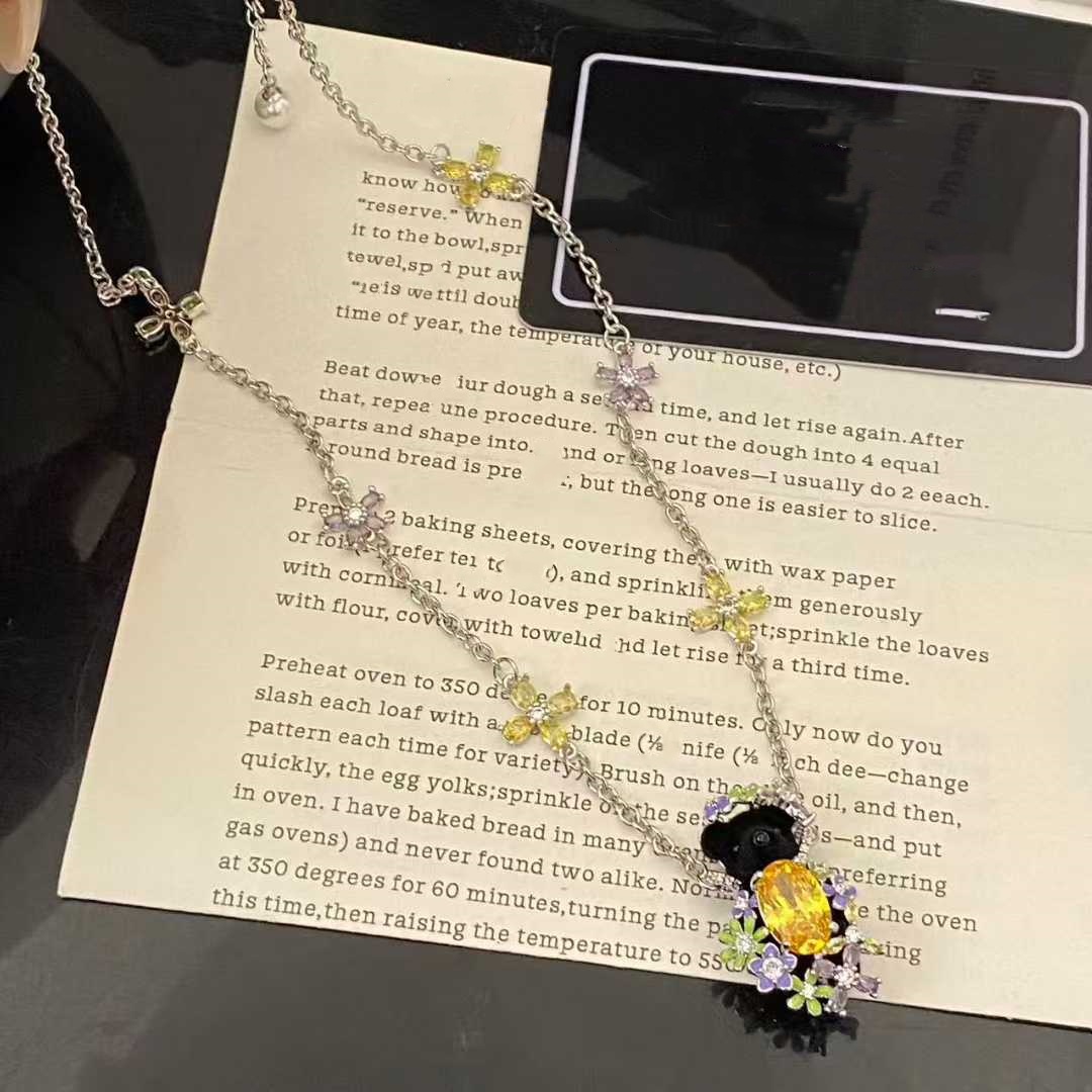 2025新款彩钻黑色小熊吊坠项链女轻奢小众锁骨链女设计感高级颈链