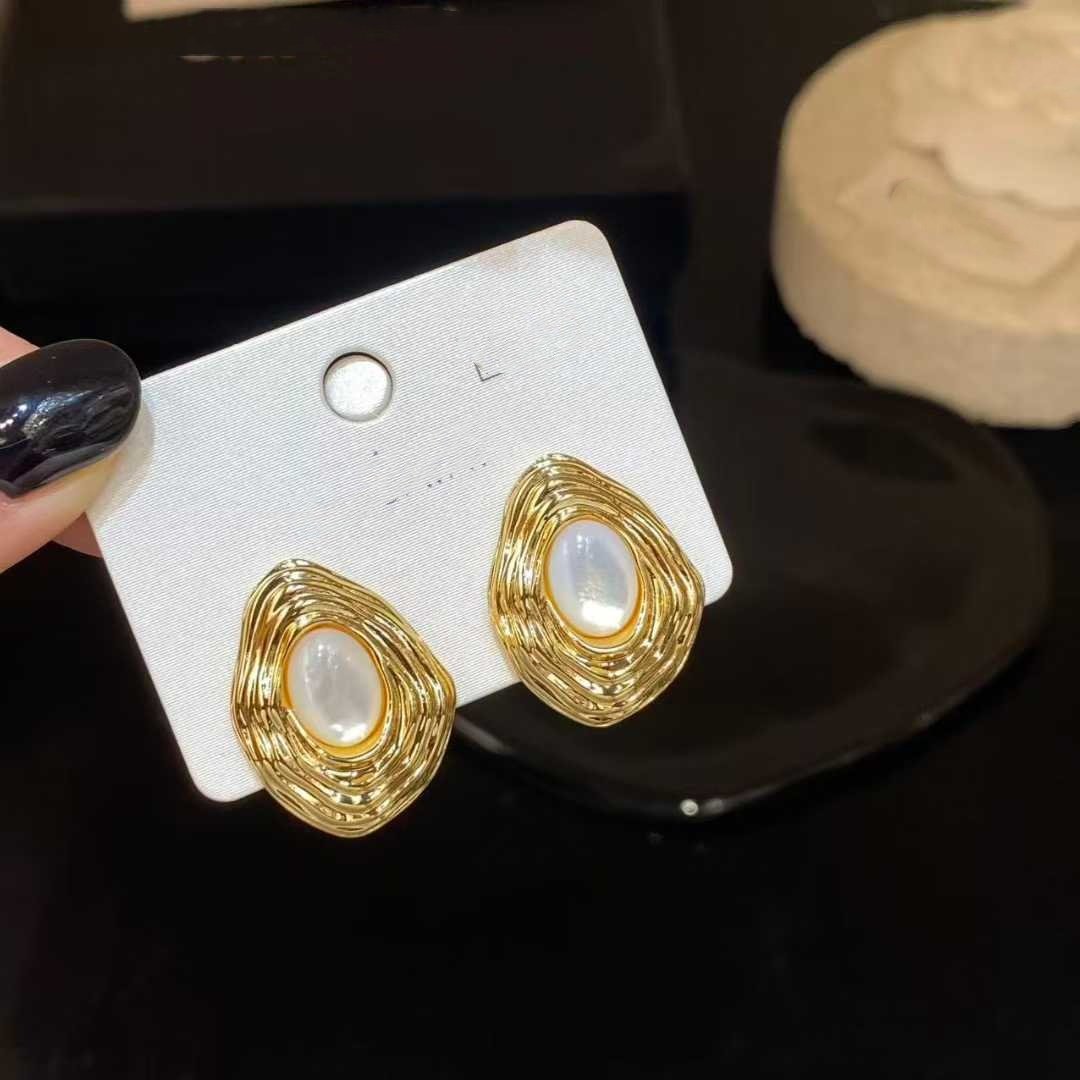 高级感波纹镶钻珍珠耳环女金色异形耳钉显脸瘦气质耳饰,饰品/流行首饰/时尚饰品新,耳环,淘宝优惠券,粉丝福利购,淘宝优惠卷