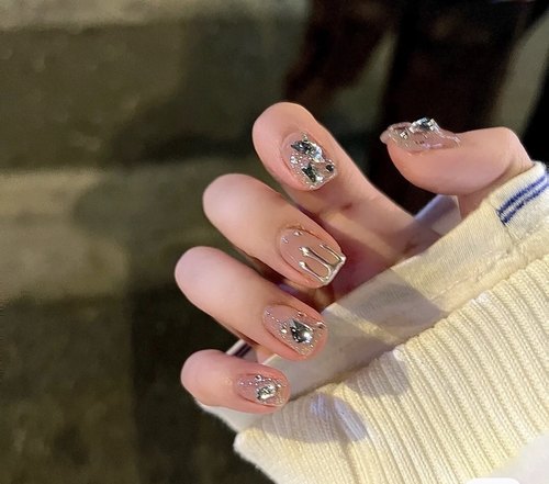 美甲贴片成品可拆卸假指甲贴爆闪碎钻新娘孕妇2025新款穿戴甲短款