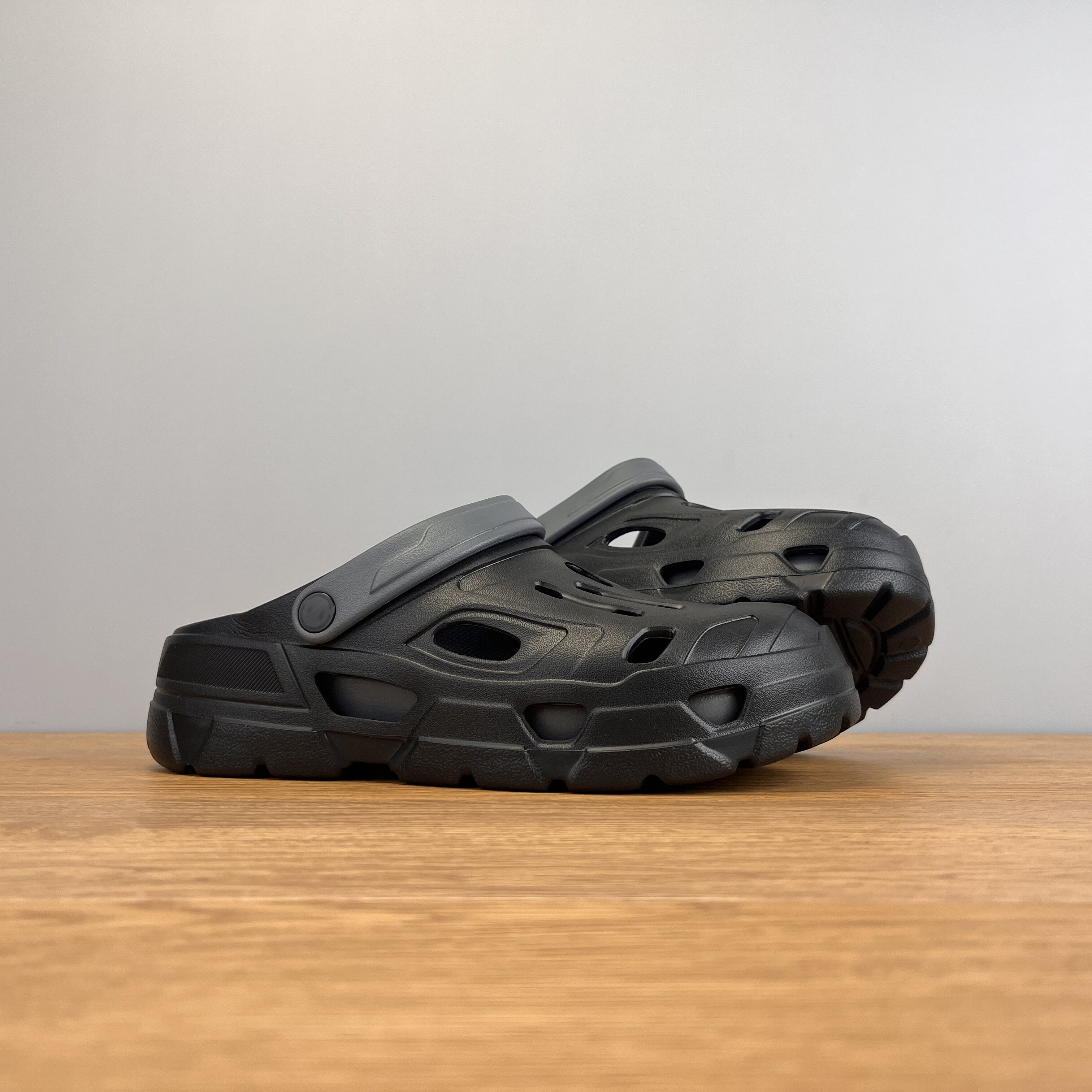 外贸出口夏季男士包头拖鞋透气轻便外穿休闲镂空高级感厚底洞洞鞋