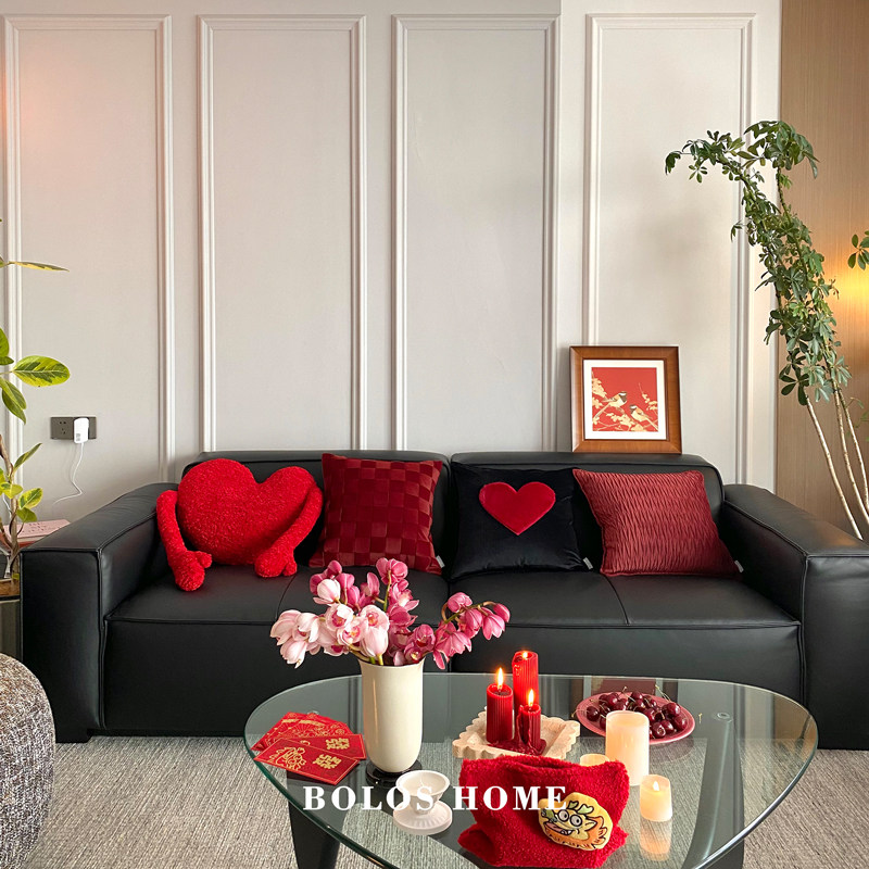 柏洛斯轻奢高级感客厅沙发抱枕新年喜庆酒红色内胆套创意印花爱心