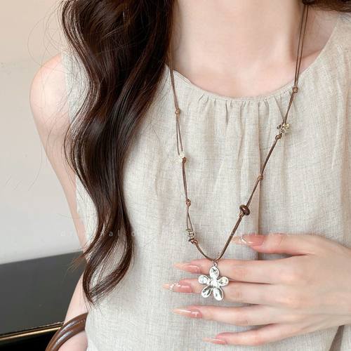 编织绳串珠小花朵项链女秋复古抽拉可调节配饰长款个性百搭毛衣链