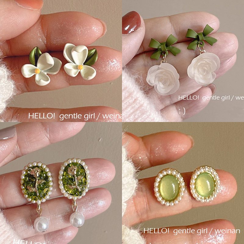 绿色栀子花耳钉花朵耳饰