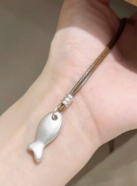 磨砂小鱼转运珠锦鲤秋冬毛衣链长款项链女轻奢小众高级感设计吊坠