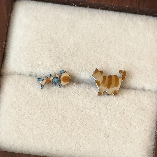 成为你的小猫~可爱猫咪小鱼耳钉女复古不对称小众设计高级感耳饰