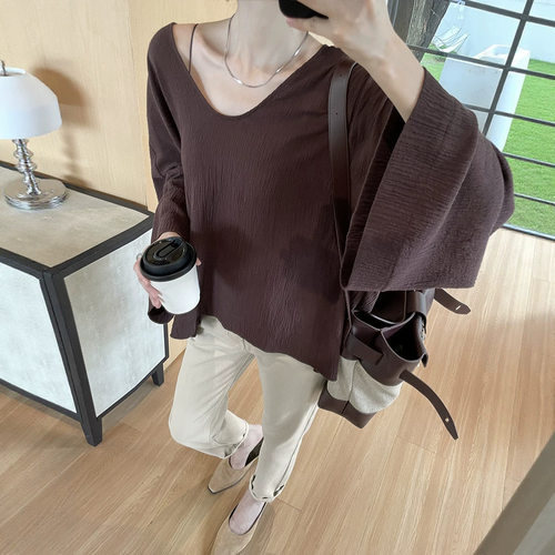 []十三行早秋设计感水滴镂空皱感露背V领亚麻衬衫女CSA2161早秋