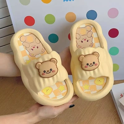 卡通黄油小熊踩屎感凉拖鞋
