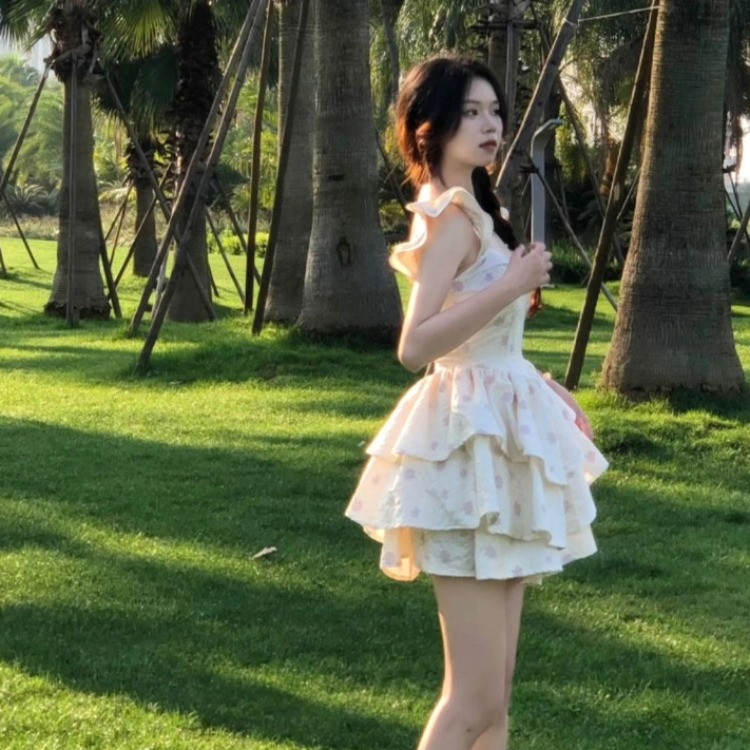 法式绝美甜辣妹飞飞袖吊带连衣裙夏季仙女收腰蓬蓬裙小个子短裙子