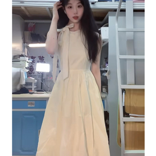 高级感洋气时尚 芭蕾挂脖系带蝴蝶结蕾丝连衣裙温柔收腰长裙子 法式