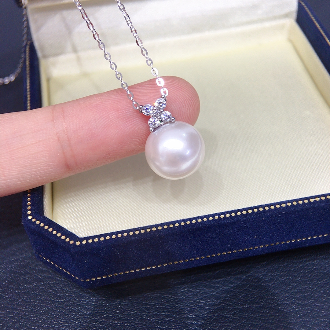 诸暨天然淡水珍珠项链单珠正圆极光珍珠吊坠S925纯银锁骨链