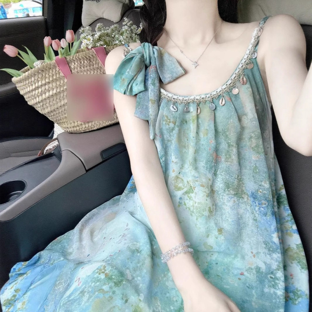 大码吊带连衣裙女夏季宽松显瘦度假风长裙胖设计感皱褶扎染裙子