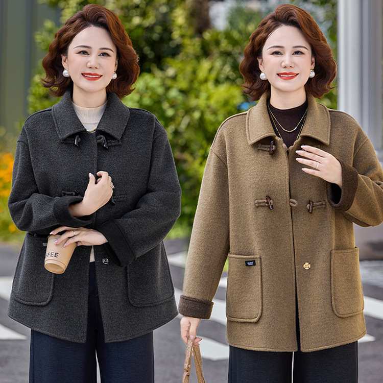 专柜品牌妈妈秋装宽松大码毛呢外套中老年女装洋气上衣春秋爆款双