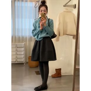 深灰色毛呢半身裙女秋冬2025新款松紧腰a字伞裙蓬蓬五分花苞短裙