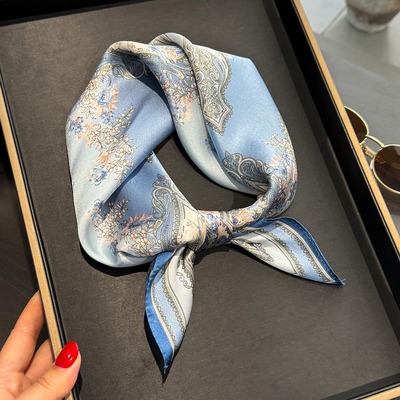 新款时尚印花小方巾100桑